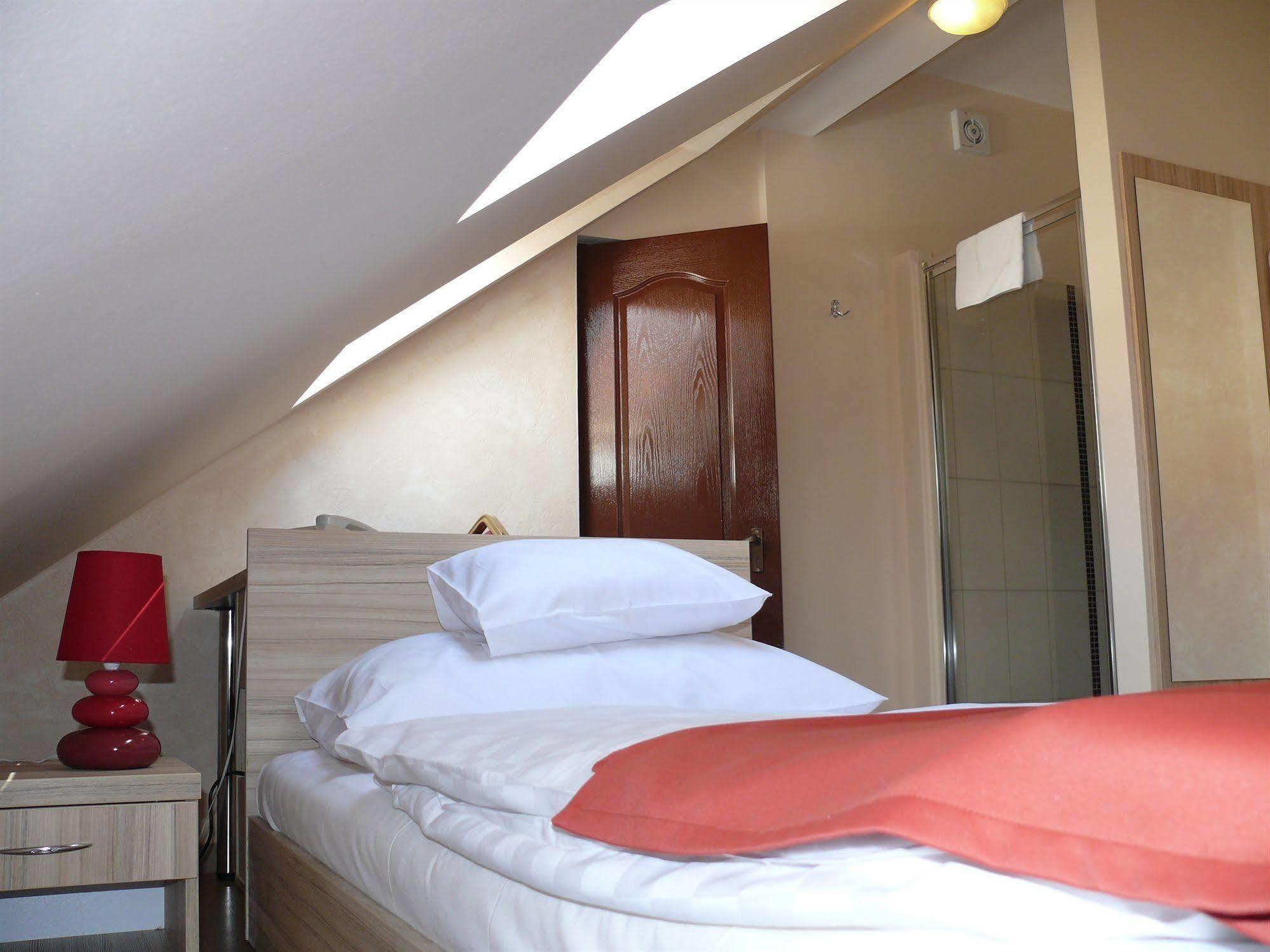 Hotel Sunshine بودابست المظهر الخارجي الصورة